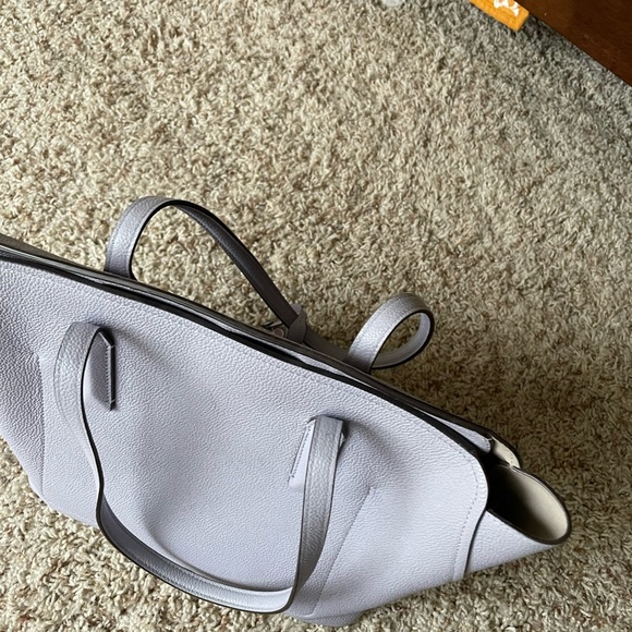 Kate Spade Tote. - Picture 6 of 8